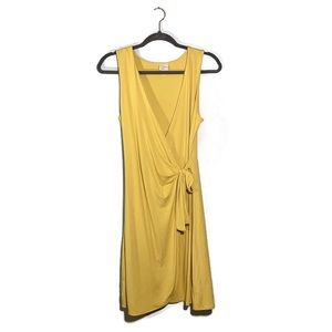 a new day yellow wrap dress / v neck sleeveless waist tie mini / women's size XS